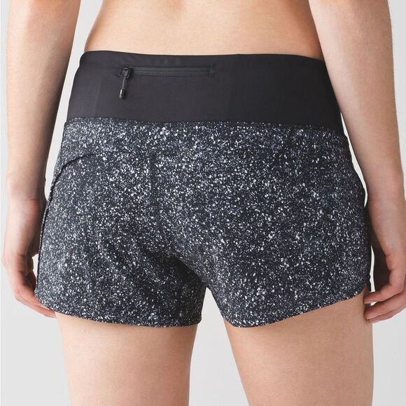 Lululemon Run Times Short in Mini Splatter White Black Size 6 - Picture 1 of 15